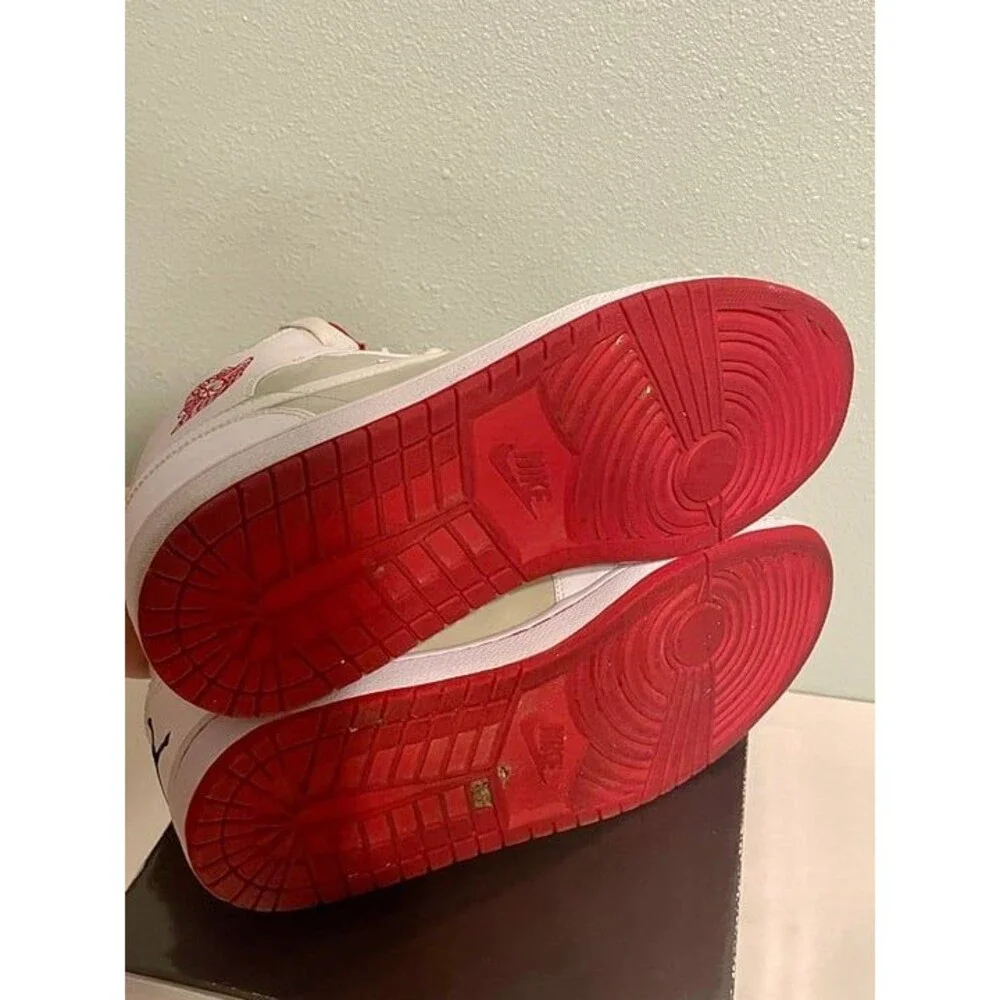 Jordan 1 Hare size 10.5 Men's Shoes Used 374454 011